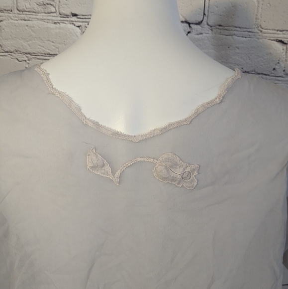 Vintage pale lavender sheer dressing gown/robe - Picture 5 of 6